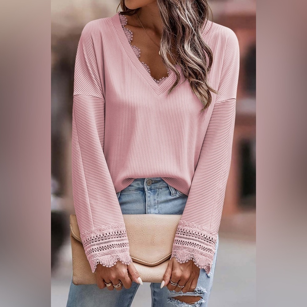 V-Neck Charm Spliced Laced Ribbed Top